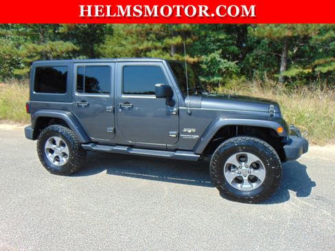 Used 2018 Jeep Wrangler Unlimited Sahara w/ Connectivity Group image 10