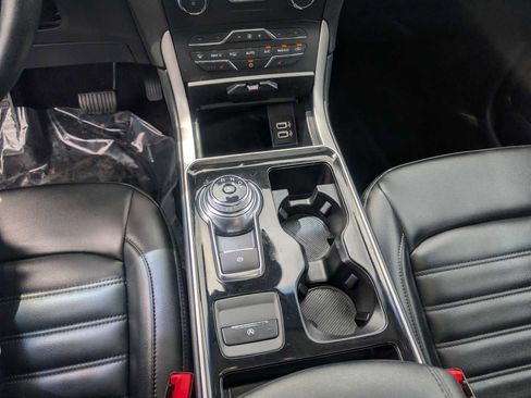 Used 2019 Ford Edge SEL w/ Equipment Group 201A AWD/4WD image 14