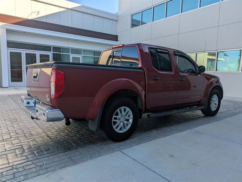 Used 2018 Nissan Frontier SV w/ Value Truck Package image 4