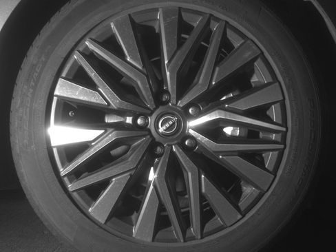 Used 2025 Nissan Altima 2.5 SV image 13