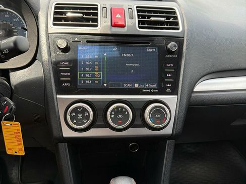 Used 2017 Subaru Crosstrek 2.0i Premium AWD/4WD image 18