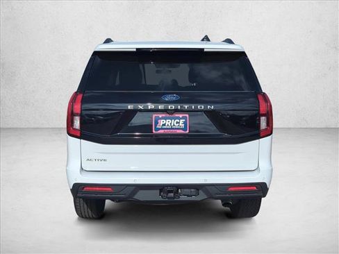 Certified 2025 Ford Expedition Active image 9