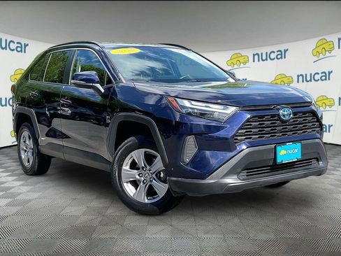 Used 2022 Toyota RAV4 XLE AWD/4WD image 1