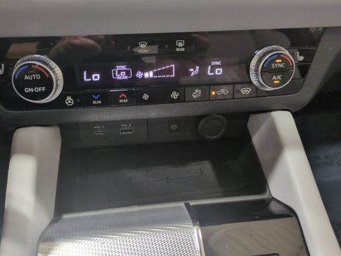 Used 2023 Mitsubishi Outlander SEL AWD/4WD image 24