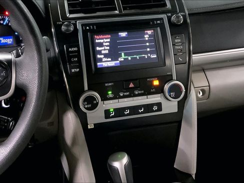 Used 2014 Toyota Camry LE FWD image 7