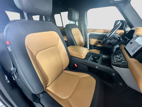 Certified 2023 Land Rover Defender 130 X-Dynamic SE image 32