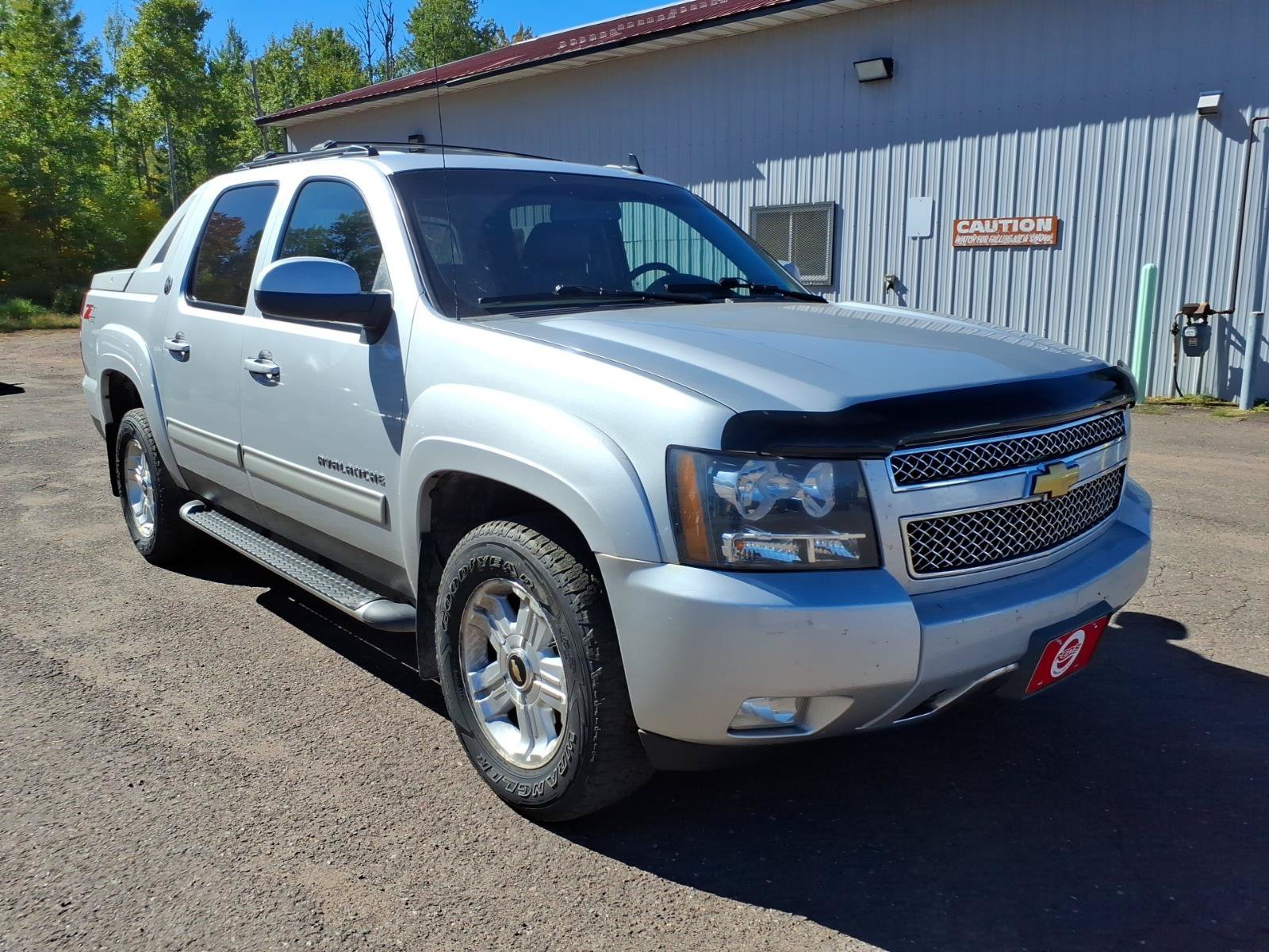 Used 2013 Chevrolet Avalanche LT w/ Suspension Package, Off-Road AWD/4WD image 8