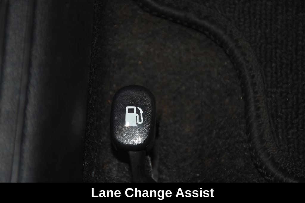 Used 2025 Kia Soul LX w/ LX Technology Package FWD image 14