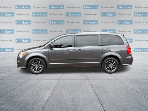Used 2017 Dodge Grand Caravan GT image 3