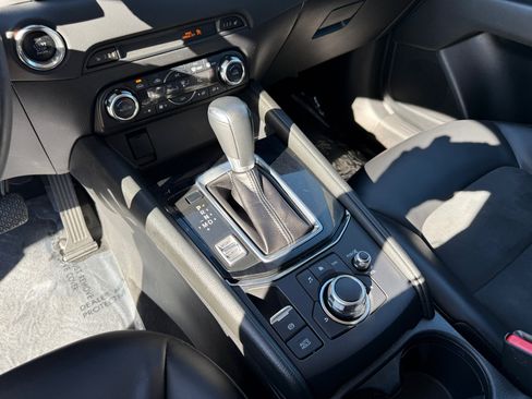 Used 2018 MAZDA CX-5 Touring image 17