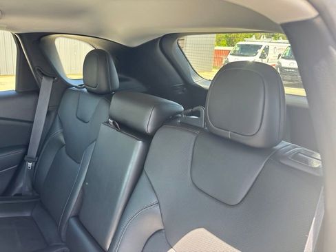 Used 2023 Jeep Cherokee Altitude Lux AWD/4WD image 15