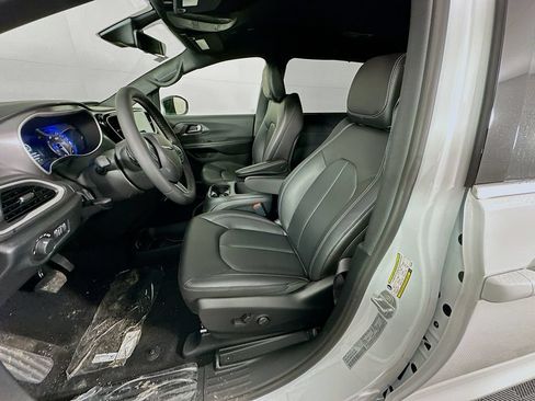 New 2026 Chrysler Voyager LX FWD image 27