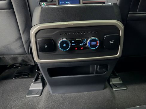 Used 2024 Ford Expedition Limited AWD/4WD image 35