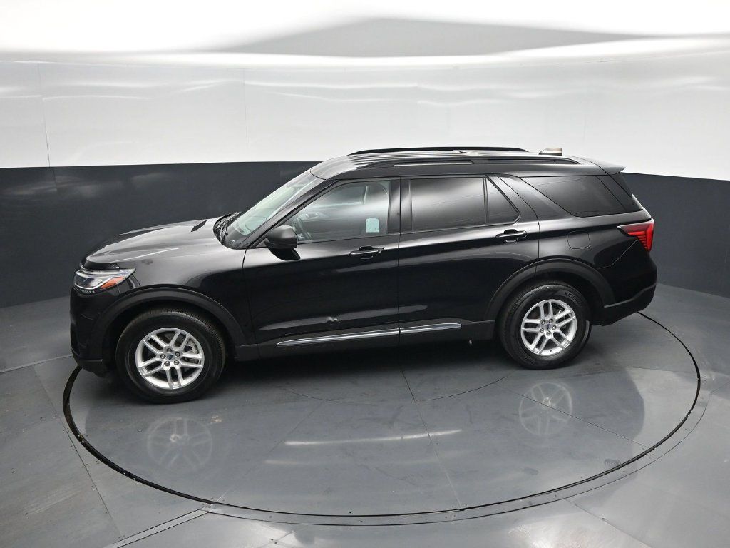 Certified 2025 Ford Explorer Active AWD/4WD image 46