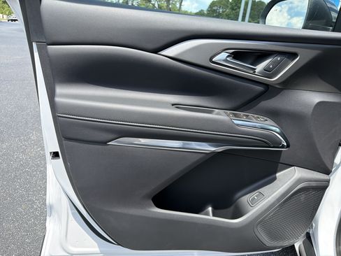 New 2026 Chevrolet Traverse LT w/ Driver Confidence Package FWD image 10