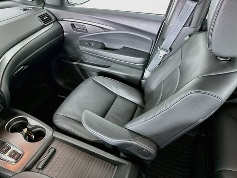 Used 2023 Honda Passport EX-L image 24