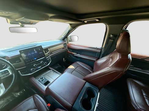 Used 2022 Ford Expedition Limited image 25