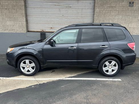 Used 2010 Subaru Forester 2.5X Premium AWD/4WD image 5