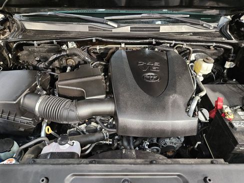 Used 2022 Toyota Tacoma TRD Sport image 19