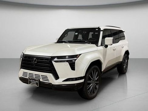 Used 2024 Lexus GX 550 w/ Cold Area Package image 8