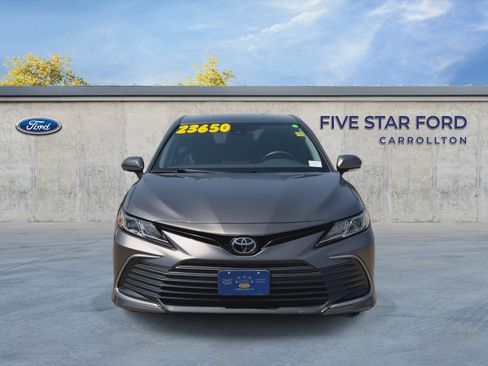 Used 2022 Toyota Camry LE w/ Convenience Package FWD image 3