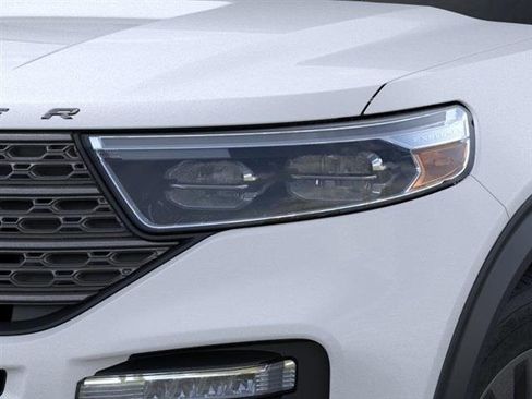New 2024 Ford Explorer XLT w/ Equipment Group 202A image 18
