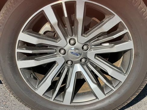 Used 2017 Ford Explorer Platinum AWD/4WD image 15