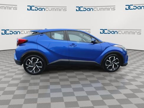 Used 2018 Toyota C-HR XLE FWD image 9