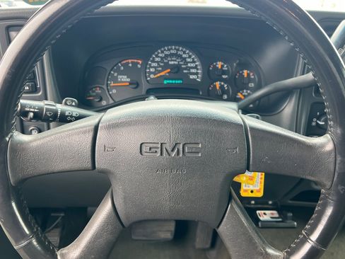 Used 2005 GMC Sierra 2500 SLE w/ Heavy-Duty Power Package image 17