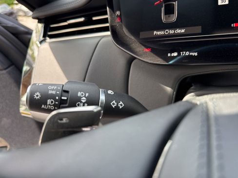 Used 2024 Land Rover Range Rover Sport Dynamic SE AWD/4WD image 16