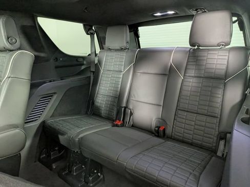 Certified 2025 Cadillac Escalade V w/ LPO, ONYX Package AWD/4WD image 36
