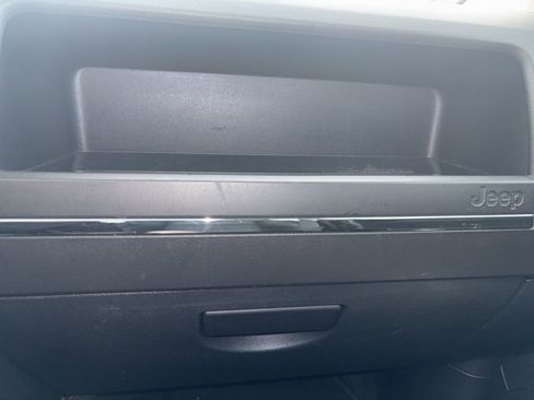 Used 2016 Jeep Patriot High Altitude FWD image 21