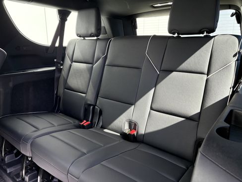 Certified 2025 Cadillac Escalade ESV Premium Luxury AWD/4WD image 14