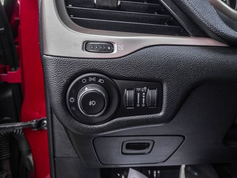 Used 2014 Jeep Cherokee Latitude FWD image 25