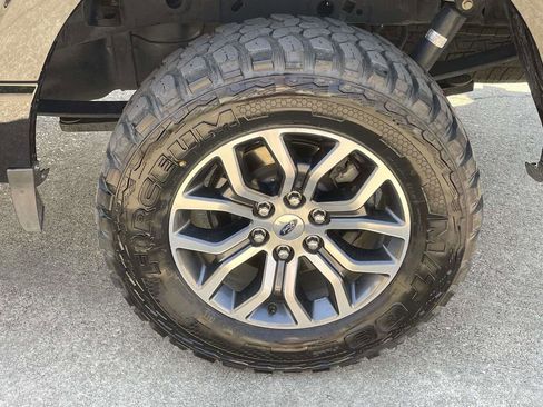 Certified 2022 Ford F150 Lariat w/ Trailer Tow Package AWD/4WD image 9