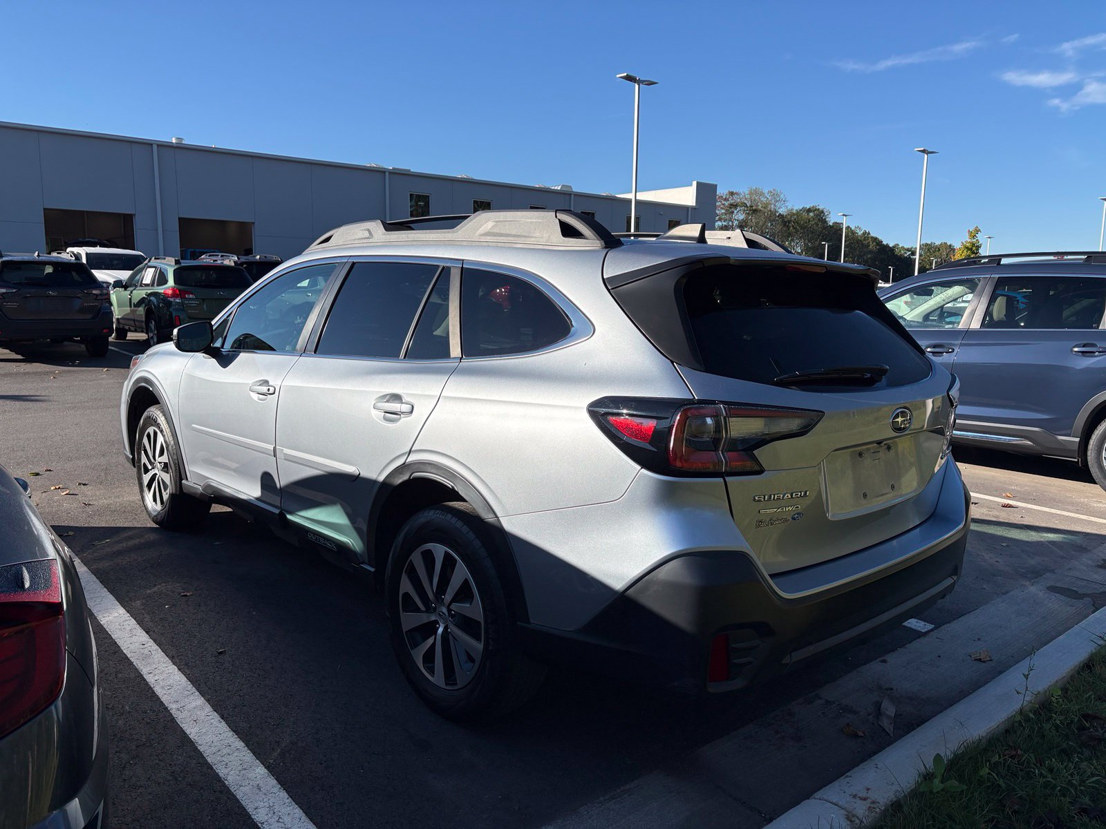 Certified 2022 Subaru Outback Premium AWD/4WD image 4