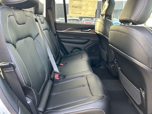 New 2025 Jeep Grand Cherokee Limited image 26