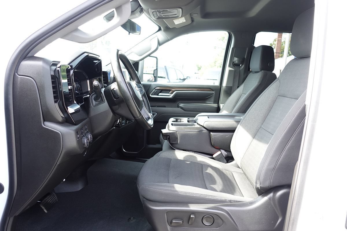 Used 2025 Chevrolet Silverado 2500 LT w/ Convenience Package AWD/4WD image 18