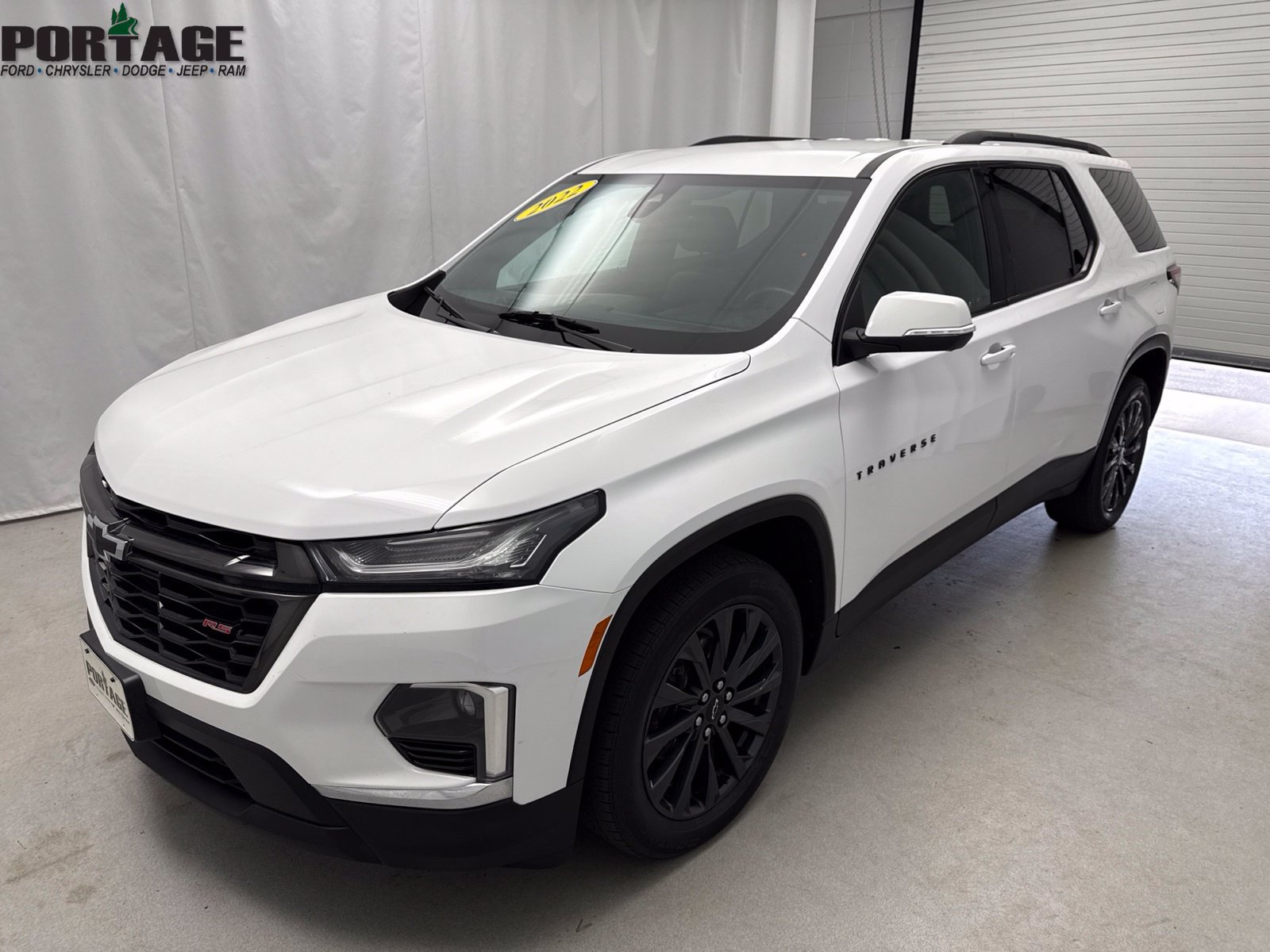 Used 2022 Chevrolet Traverse RS w/ LPO, Floor Liner Package AWD/4WD image 5