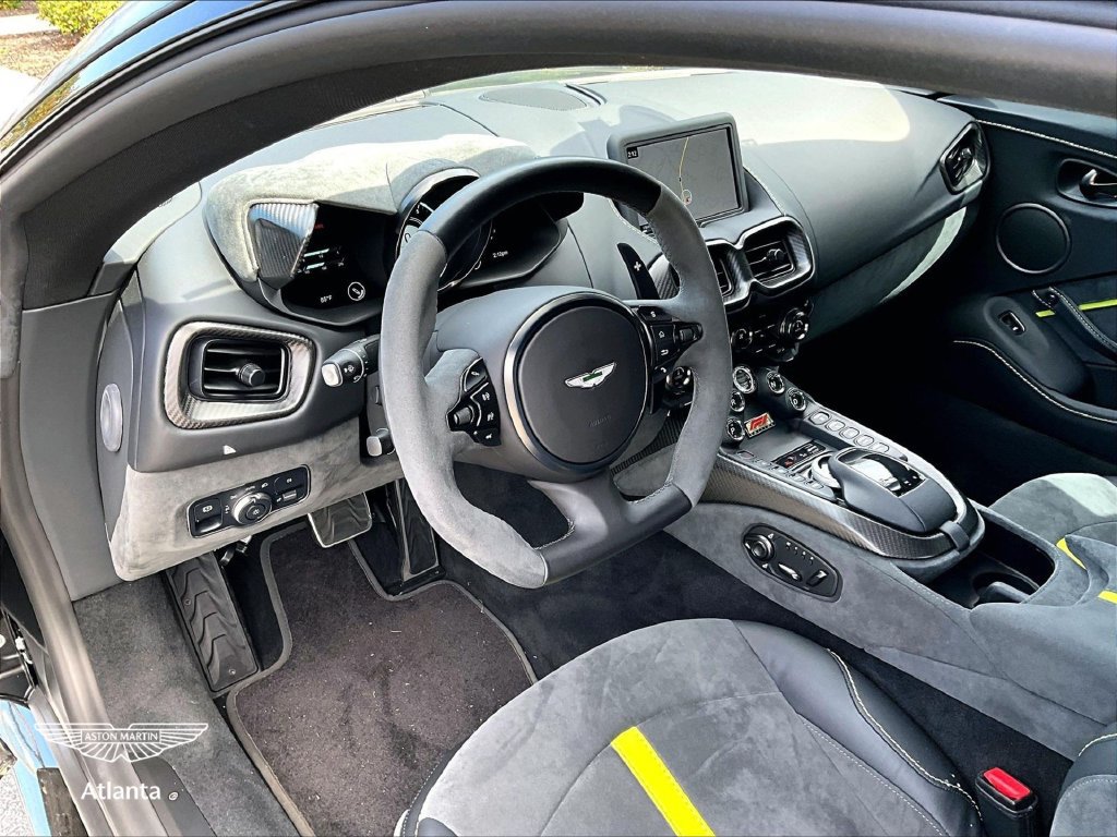Used 2022 Aston Martin V8 Vantage Coupe RWD image 12