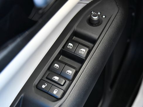Used 2025 Jeep Compass Limited AWD/4WD image 38