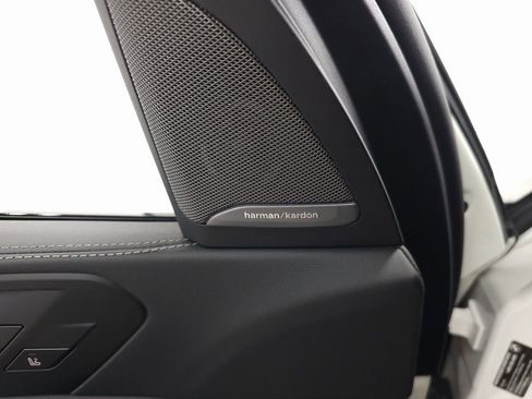 Used 2025 BMW X5 M60i w/ Executive Package image 17