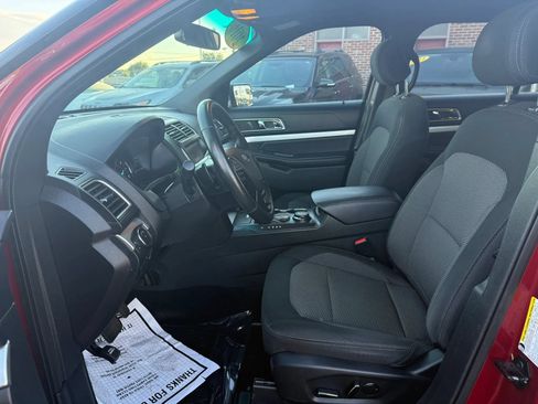 Used 2016 Ford Explorer XLT w/ Equipment Group 201A AWD/4WD image 10