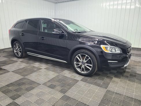 Used 2016 Volvo V60 T5 Cross Country AWD/4WD image 1