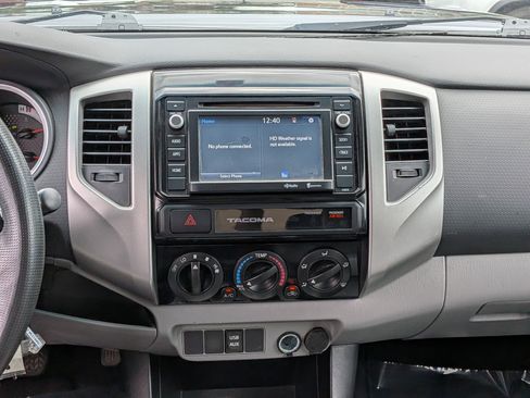 Used 2015 Toyota Tacoma PreRunner w/ SR5 Package RWD image 18