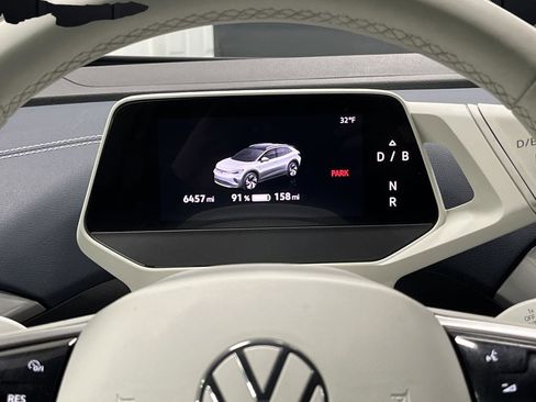 Used 2023 Volkswagen ID.4 Pro S Plus image 18