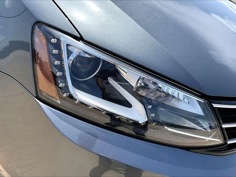 Used 2016 Volkswagen Jetta SEL w/ Lighting Package FWD image 28
