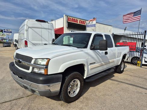Used 2004 Chevrolet Silverado 2500 LS image 2
