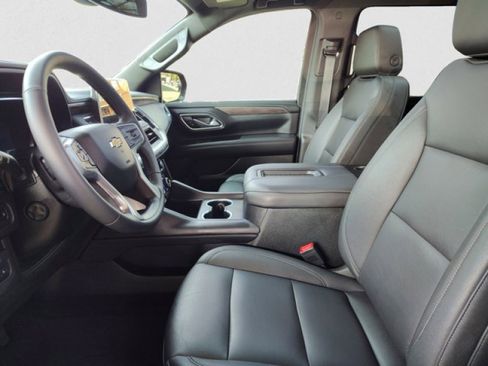 Used 2023 Chevrolet Suburban LT w/ LT Signature Package RWD image 11