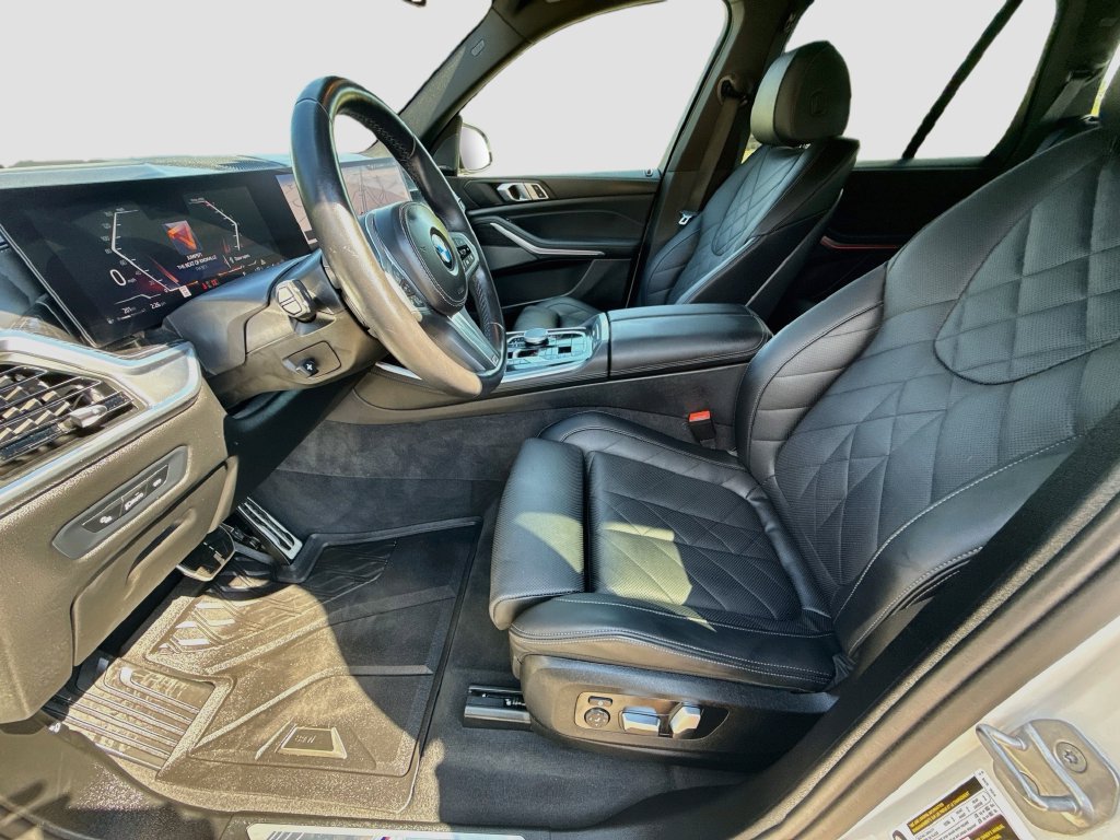 Used 2025 BMW X5 sDrive40i w/ M Sport Package RWD image 25